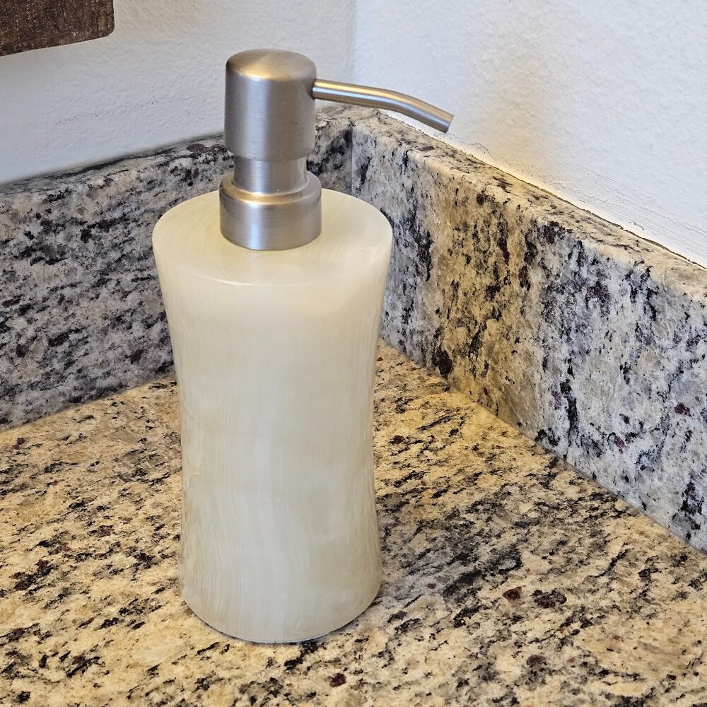 RARE LUXURY FRONTGATE PADOVA LT GREEN ONYX STONE VANITY SOAP LOTION PUMP JAR